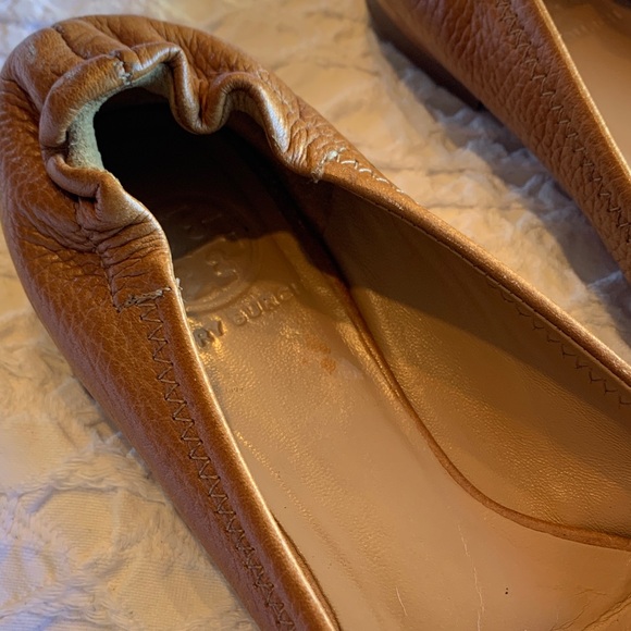 Tory Burch Teva Tumbled Leather Flats with Logo - Picture 14 of 16